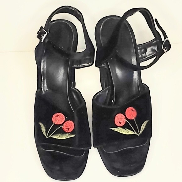 Black velvet platform open toe heels w/cherry applique 7.5 Evening Holidays - Picture 2 of 6